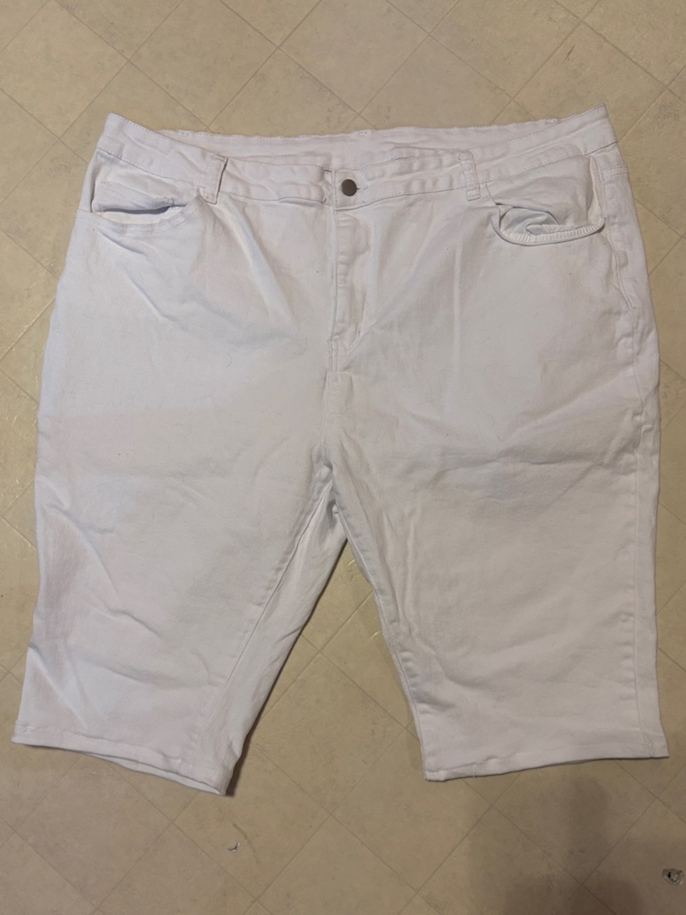 SHEIN White Bermuda Jean Shorts Size 4XL